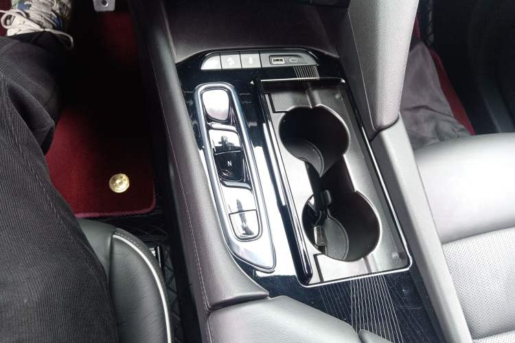 Used Buick Enclave 2022 652T 4x4 Prestige Flagship 6-Seater Gear Lever