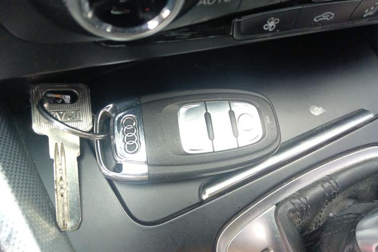 Used Audi Q5 2017 Plus 40 TFSI Technology Model