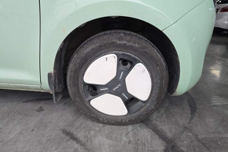 Used CHANGAN NEVO Lumin 2022 155 km – Refreshingly Sweet Edition Left Front Wheel Hub