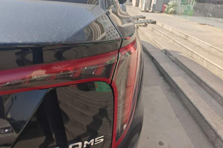 Used Hongqi E-QM5 2022 431 km Charge & Enjoy Edition
