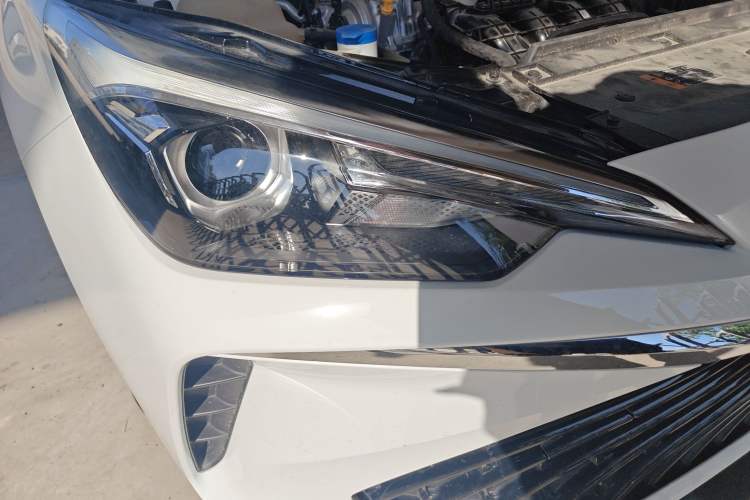 Used Roewe i5 2023 1.5L CVT Luxury Edition Right Front Headlight
