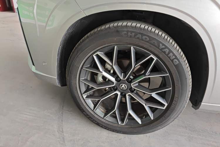 Used CHANGAN UNI-Z New Energy 2024 Blue Whale Smart Electric iDD 125km Excellence Model
