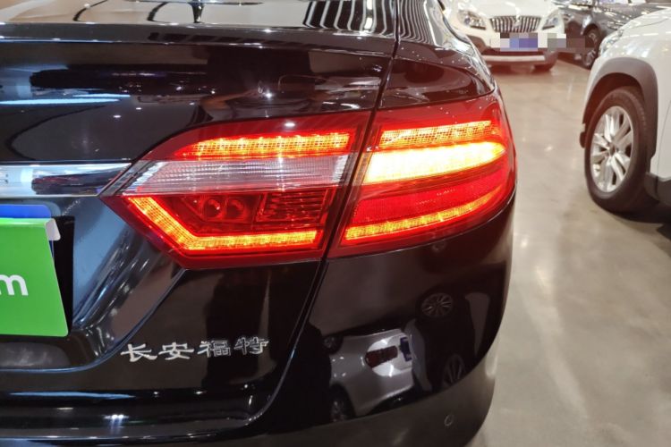 Used Ford Taurus 2018 EcoBoost 245 Fashion Edition China V Standard Right Rear Taillight