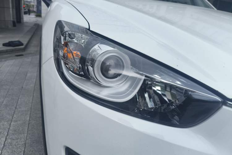 Used Mazda CX-5 2013 2.5L Automatic 4x4 Luxury Version Right Front Headlight