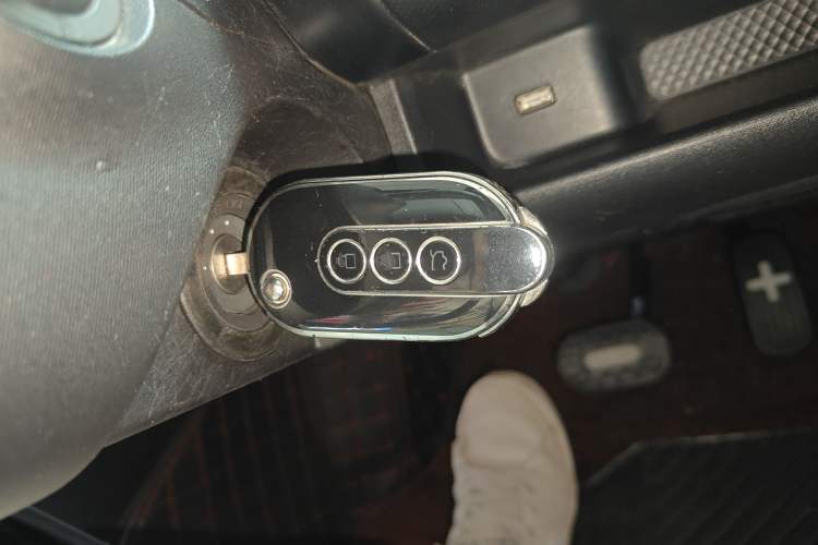 Used Wuling Hongguang MINIEV 2022 GAMEBOY 200km Gaming Edition with Lithium Iron Phosphate Vehicle Key