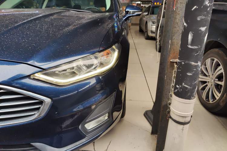 Used Ford Mondeo 2018 EcoBoost 180 Smart Control Fashion Model China VI Standard
