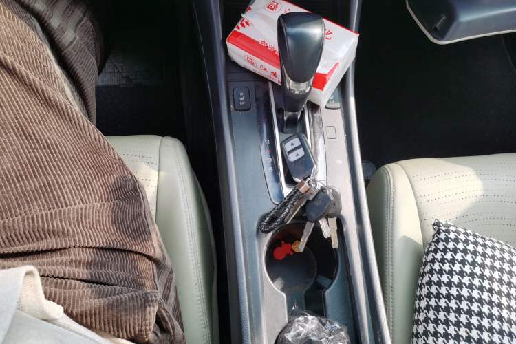 Used Honda Jade 2013 1.8L CVT Luxury Edition 5 seats