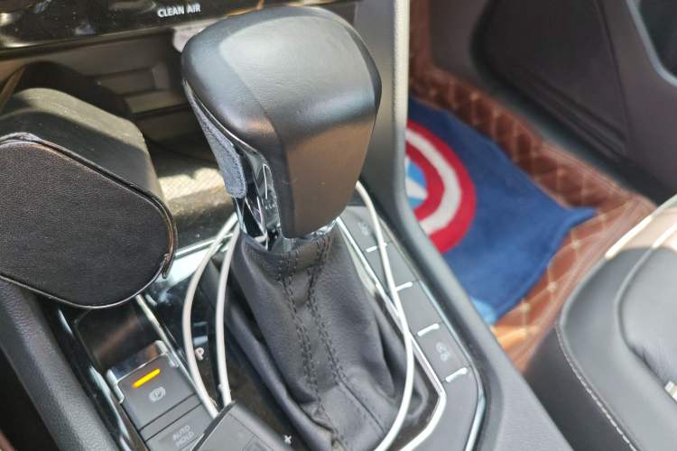 Used Volkswagen Tiguan L 2018 330TSI Automatic Two-Wheel Drive Comfort Edition Gear Lever