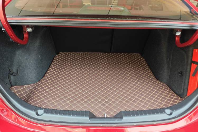 Used Mazda 3 Axela 2017 Sedan 1.5L Automatic Luxury Model Emission Standard China V
