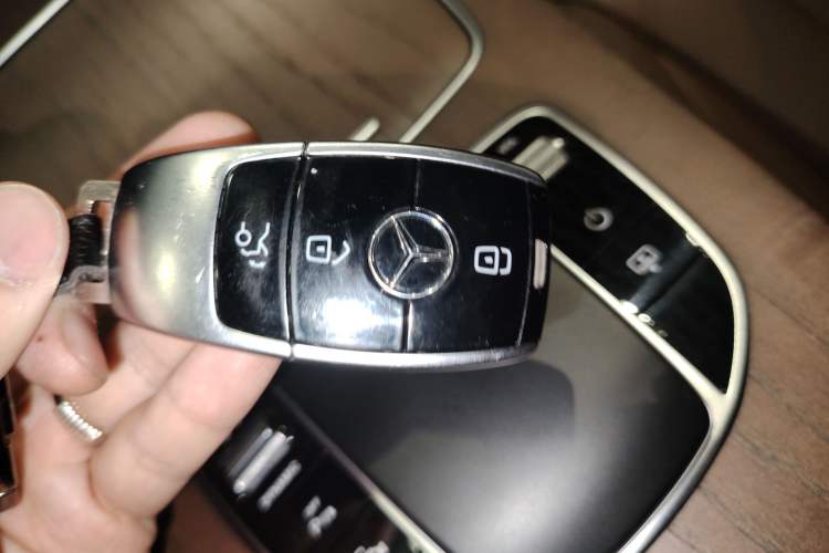 Used Mercedes-Benz E-Class 2020 Restyled E 300 L Exclusive Edition Vehicle Key