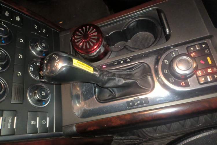 Used Land Rover Range 2012 5.0 SC V8 Gear Lever