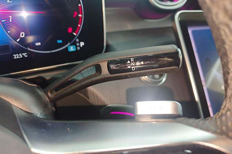 Used Mercedes-Benz C-Class 2023 Restyled C 260 L Sport Edition Gear Lever