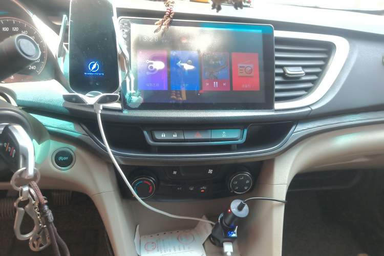 Used Buick GT 2018 15T Manual Elite Version China V Standard Audio And AC Panel