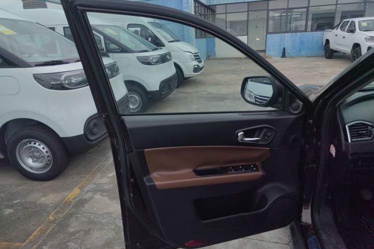 Used GAC Trumpchi GS5 Super 2015 2.0L Manual Two-Wheel Drive Elite Edition