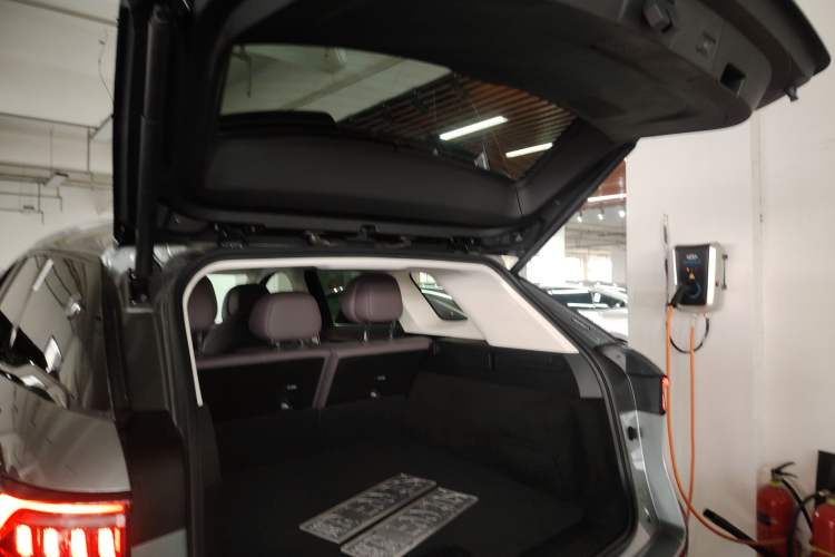 Used Chery Tiggo 9 C-DM 2025 1.5T 106KM Ultra-Comfort Edition 5 Seats Lithium-NMC Trunk