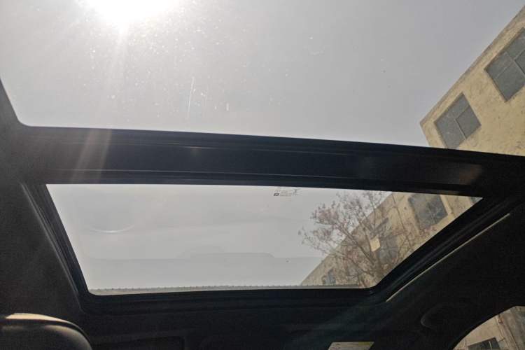 Used Cadillac XT4 2021 28T Two-Wheel Drive Luxury Version Headliner