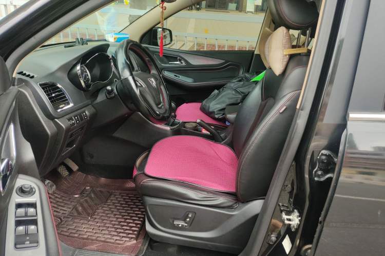 Used Baojun 560 2015 1.8L manual luxury version