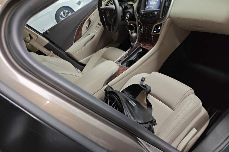 Used Buick LaCrosse 2013 2.4L SIDI Leading Comfort Version