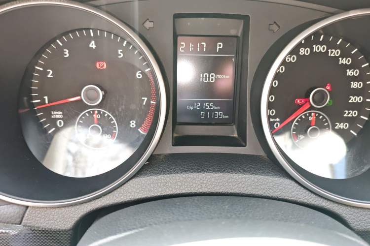 Used Volkswagen Golf 2012 1.6L Automatic Comfort Model Odometer Close Up