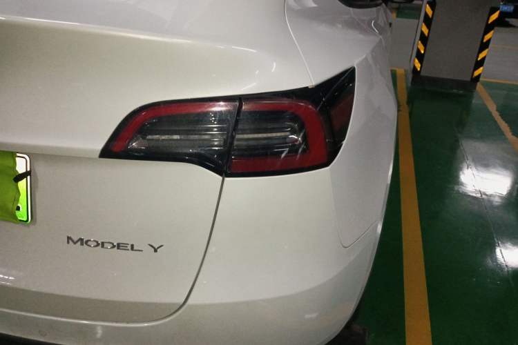 Used Tesla Model Y 2022 Rear-Wheel-Drive Version
