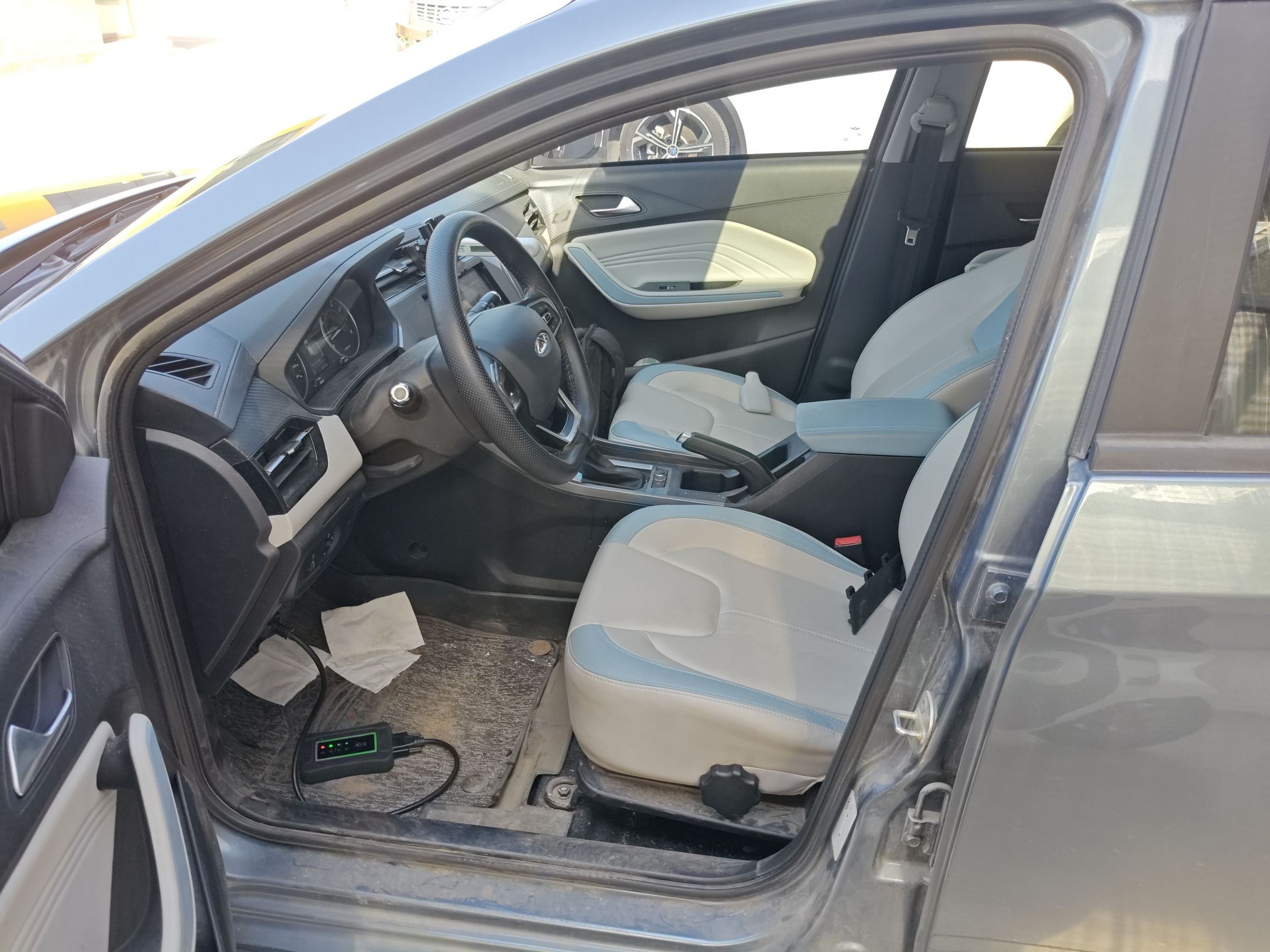 Переднее сиденье в автомобиле