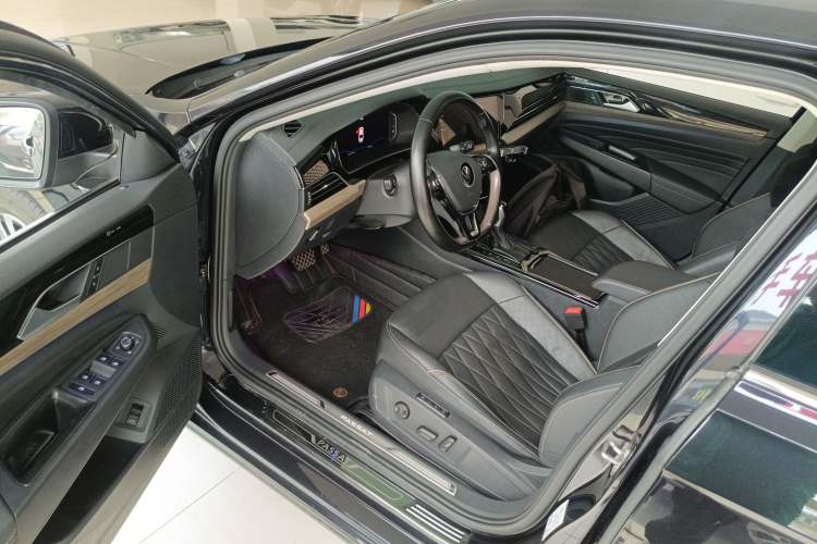 Used Volkswagen Passat 2021 330TSI Luxury Edition Driver Seat