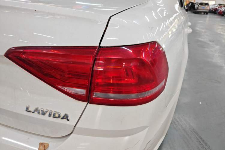 Used Volkswagen Lavida 2017 1.6L Manual Fashion Edition