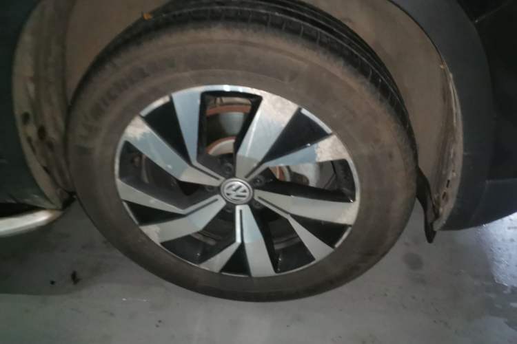 Used Volkswagen Tayron 2019 Teramont Edition 280TSI Two-Wheel Drive Luxury Model China VI Standard Right Front Wheel Hub