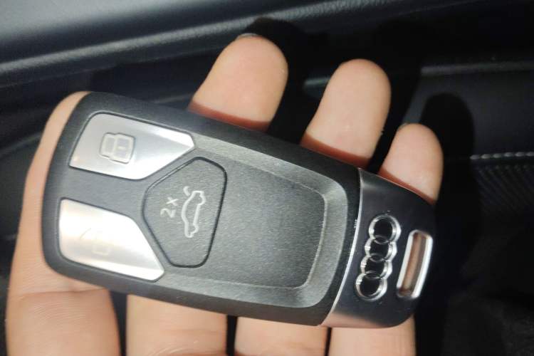 Used Audi A4L 2024 40 TFSI Fashion Dynamic Model Vehicle Key