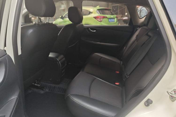 Used Nissan Tiida 2016 1.6L CVT Cool Dynamic Edition