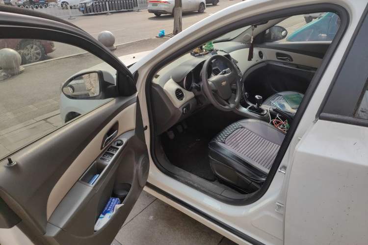 Used Chevrolet Cruze 2015 1.5L Classic SE MT