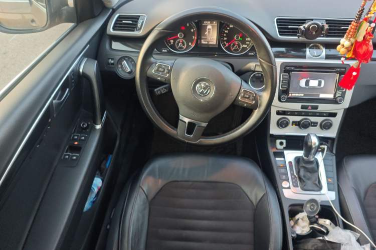 Used Volkswagen Magotan 2016 1.8TSI Luxury Comfort Model Steering Wheel