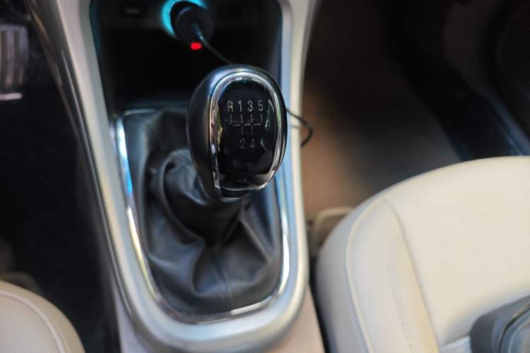 Used Buick GT 2013 GT 1.6L Manual Entry-Level Model Gear Lever