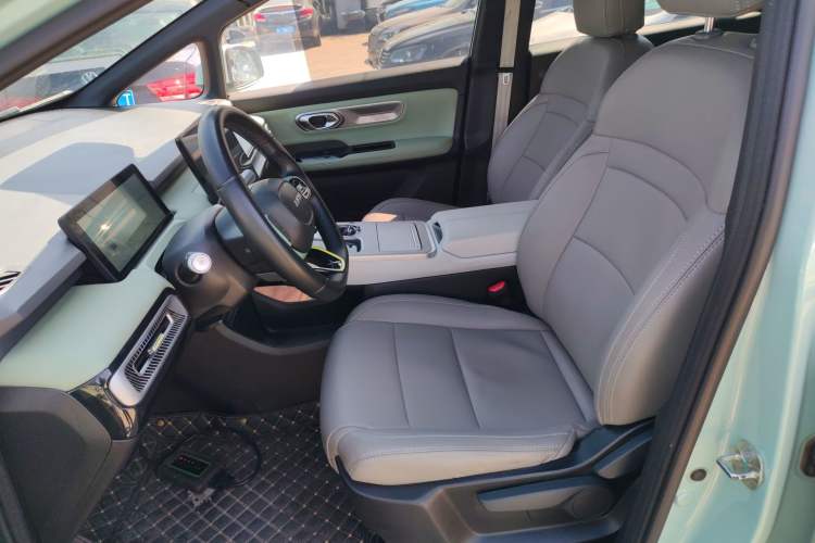 Used AION Y 2023 Younger
