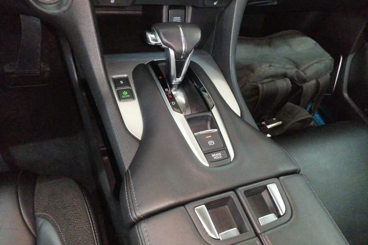 Used Honda Avancier 2017 240TURBO Two-Wheel Drive Luxury Edition Gear Lever