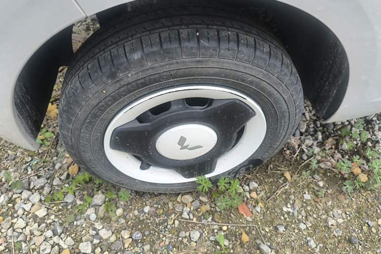 Used Wuling Hongguang MINIEV 2024 3rd Generation 215km Youth Edition Right Rear Wheel Hub