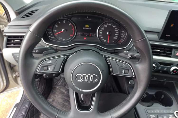 Used Audi A4L 2019 40 TFSI Ambition China VI Steering Wheel