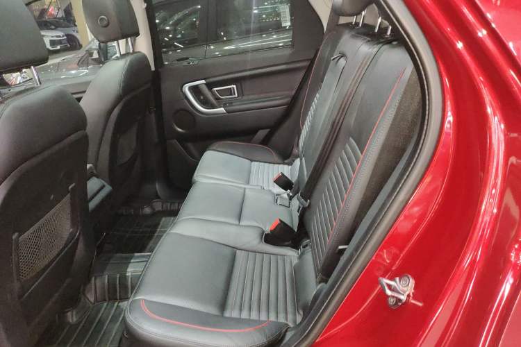 Used Land Rover Discovery Sport 2019 240 PS SE Dynamic Version China VI Standard
