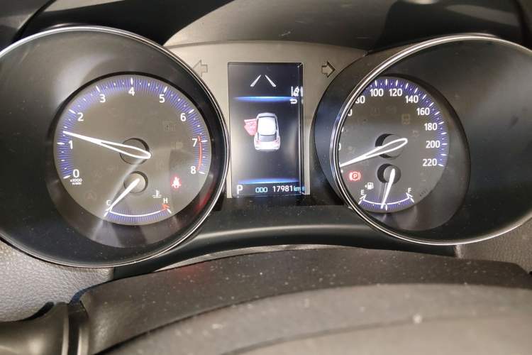 Used Toyota IZOA 2022 2.0L Yixing Version