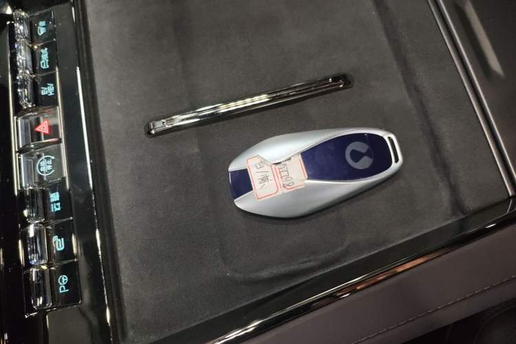 Used Denza Z9 2024 1100 km Four-Wheel Drive Max Version Interior 1