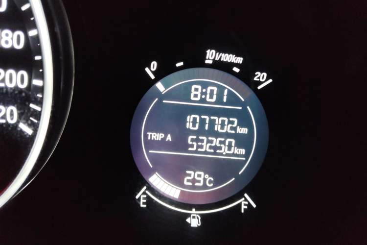 Used Honda Vezel 2017 1.5L CVT 2WD Comfort Model Odometer Close Up