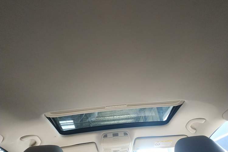 Used Volkswagen Magotan 2015 Facelift 1.8TSI Luxury Model Headliner