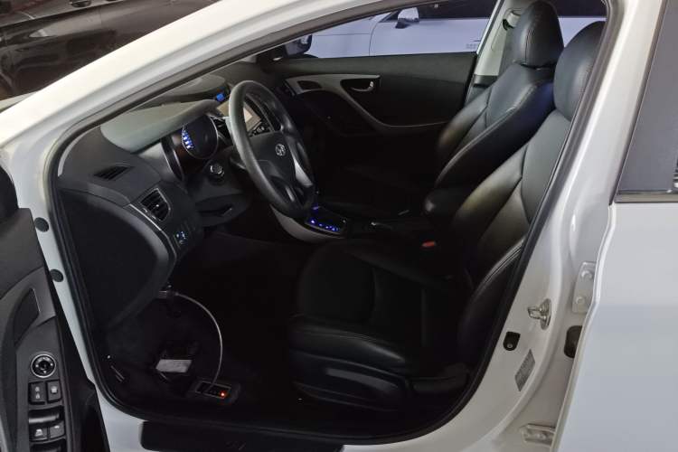 Used Hyundai Elantra (5th Generation / Langdong) 2016 1.6L Automatic Smart Version Left Front Seat