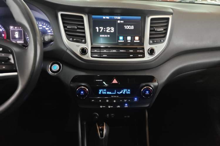 Used Hyundai Tucson 2015 1.6T Dual-Clutch Two-Wheel-Drive Smart Model