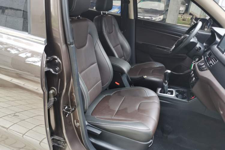 Used Dongfeng Fengon 330 2019 1.5L 330S Manual Comfort Version China VI Standard Right Front Seat