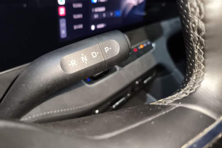 Used Roewe D7 2025 EV 510km Rear-Drive Navigation Edition Gear Lever