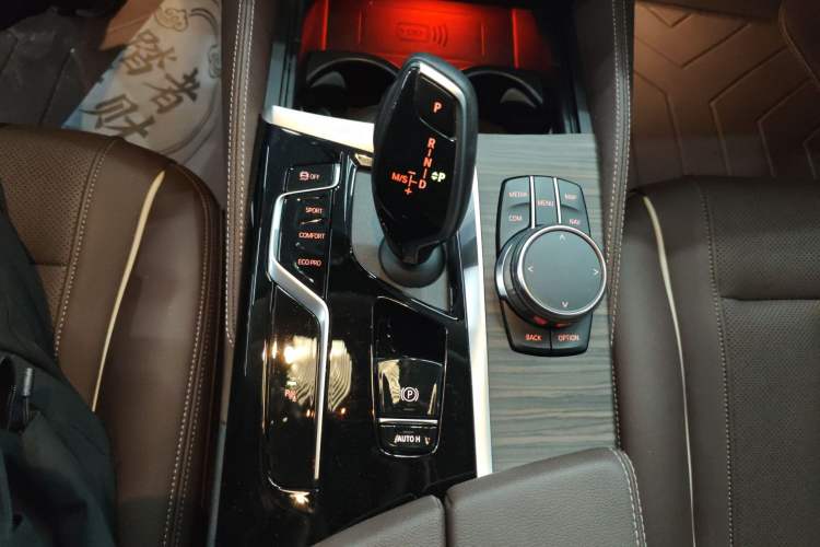 Used BMW 5 Series 2023 530Li Leading Edition Luxury Package Gear Lever