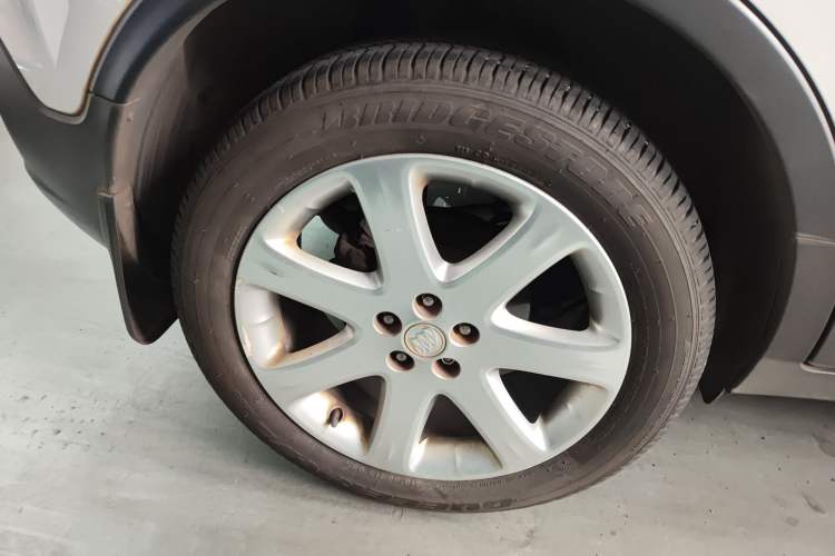 Used Buick Encore 2015 1.4T Automatic Two-Wheel Drive Urban Elite Version Right Rear Wheel Hub