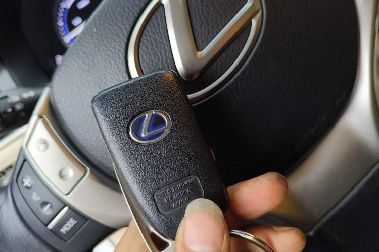 Used Lexus ES 2013 300h Elite Edition