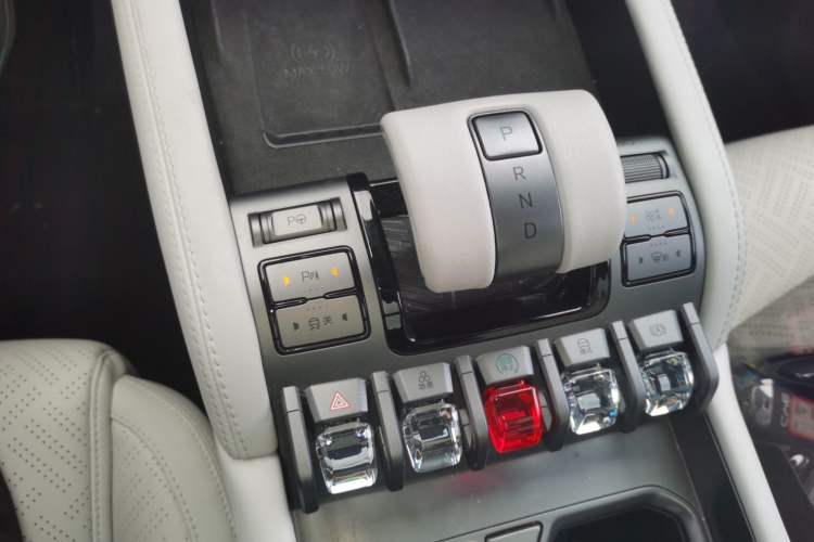 Used Formula Leopard Titanium 3 2025 501KM All-Wheel Drive Intelligent Driving Ultra Version
